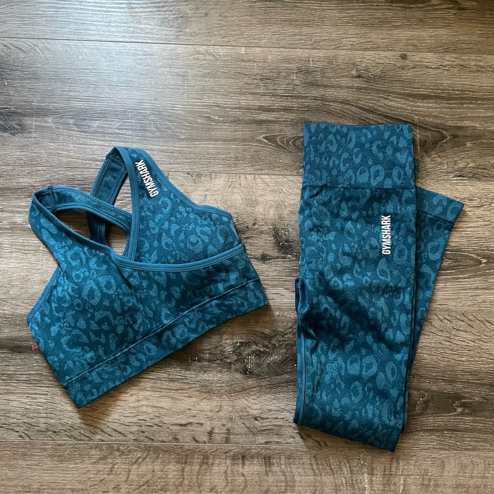 gymshark matching set. SMALL sports bra & leggings. New w/out tags. Never worn